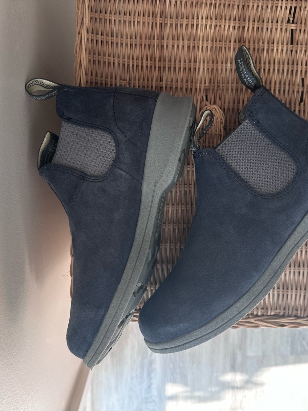 Blundstone Chelsea Boots in Navy - Picture 6 of 6